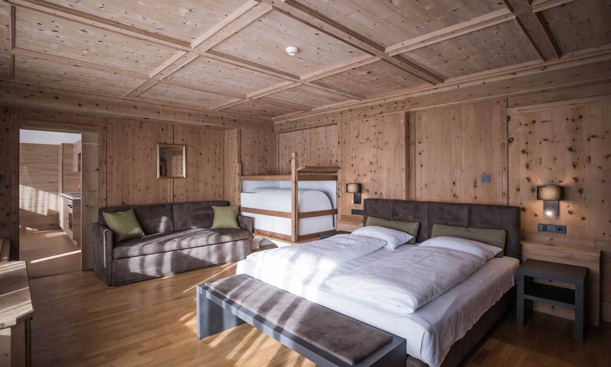 Sand in Taufers Apartment | Apartment 'Stube' with Mountain View, Balcony and Wi-Fi
