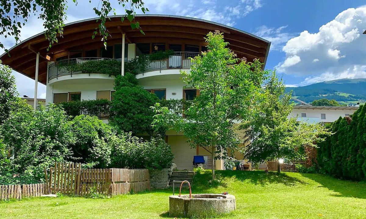 Bressanone Apartment | Apartment "Sweet Home Bressanone" with Mountain View, Wi-Fi & Balcony
