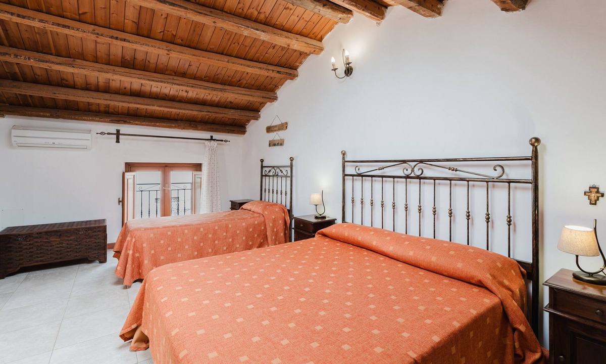Custonaci Apartment | Apartment 'Torchio' with Shared Garden, Wi-Fi and Air Conditioning