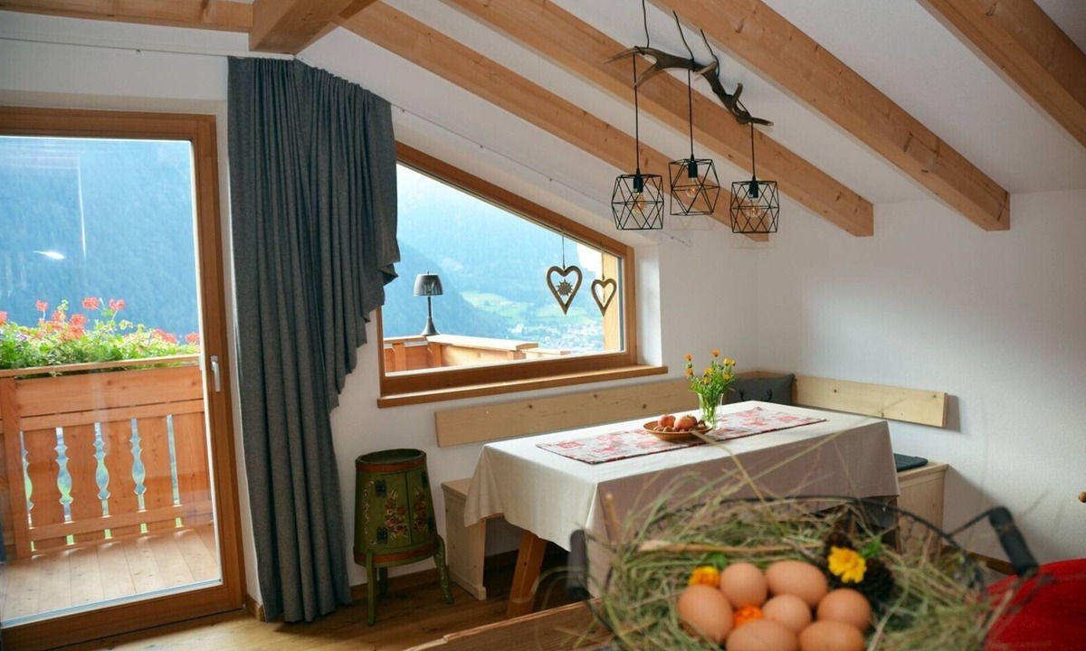 Campo Tures Apartment | Apartment Wiesengrün with Mountain View, Balcony and Wi-Fi
