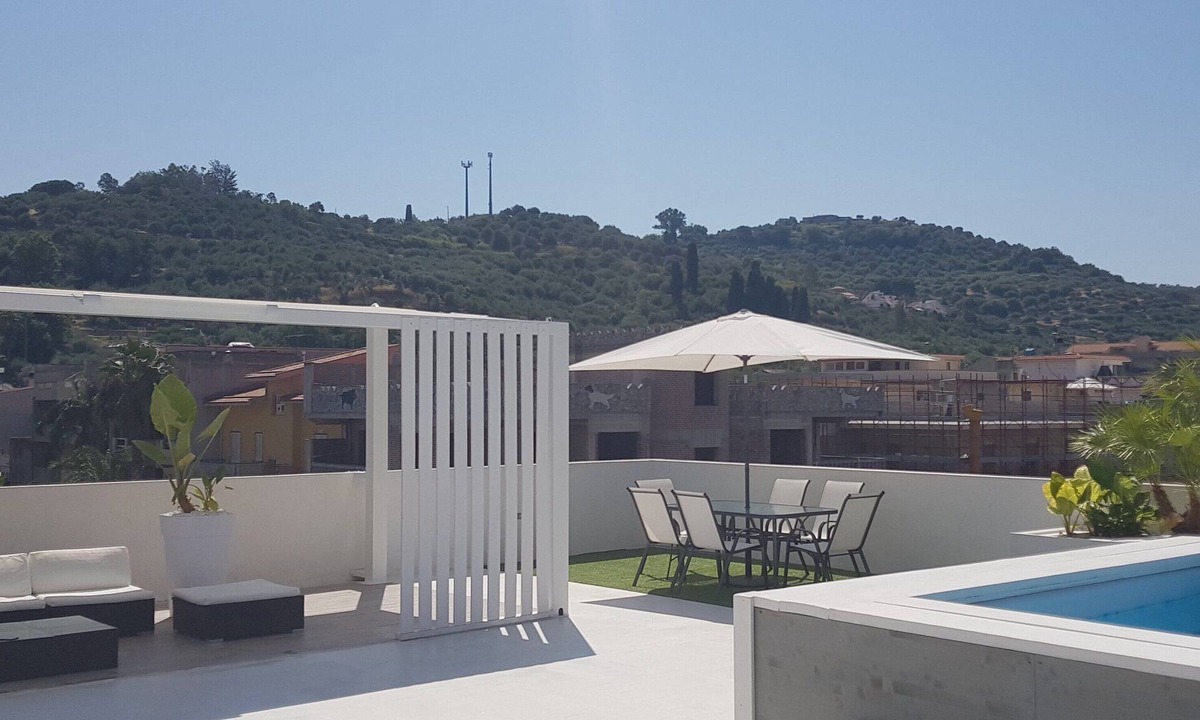 Torregrotta Apartment | Apartment with private pool Strategically located for Aeolian embarkations