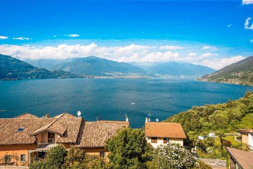 Pino Lago Maggiore Apartment | Appartamenti Vista da Sogno