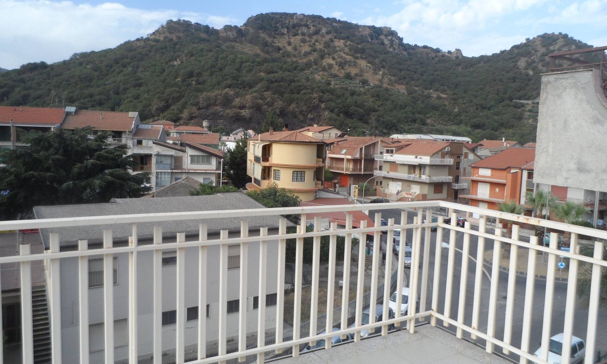 Francavilla di Sicilia Apartment | Appartement