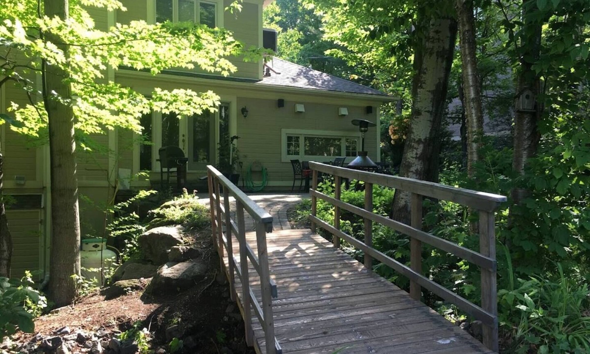 Bromont House | August Still Available: Direct Bike Access, WaterPark, S’mores nights