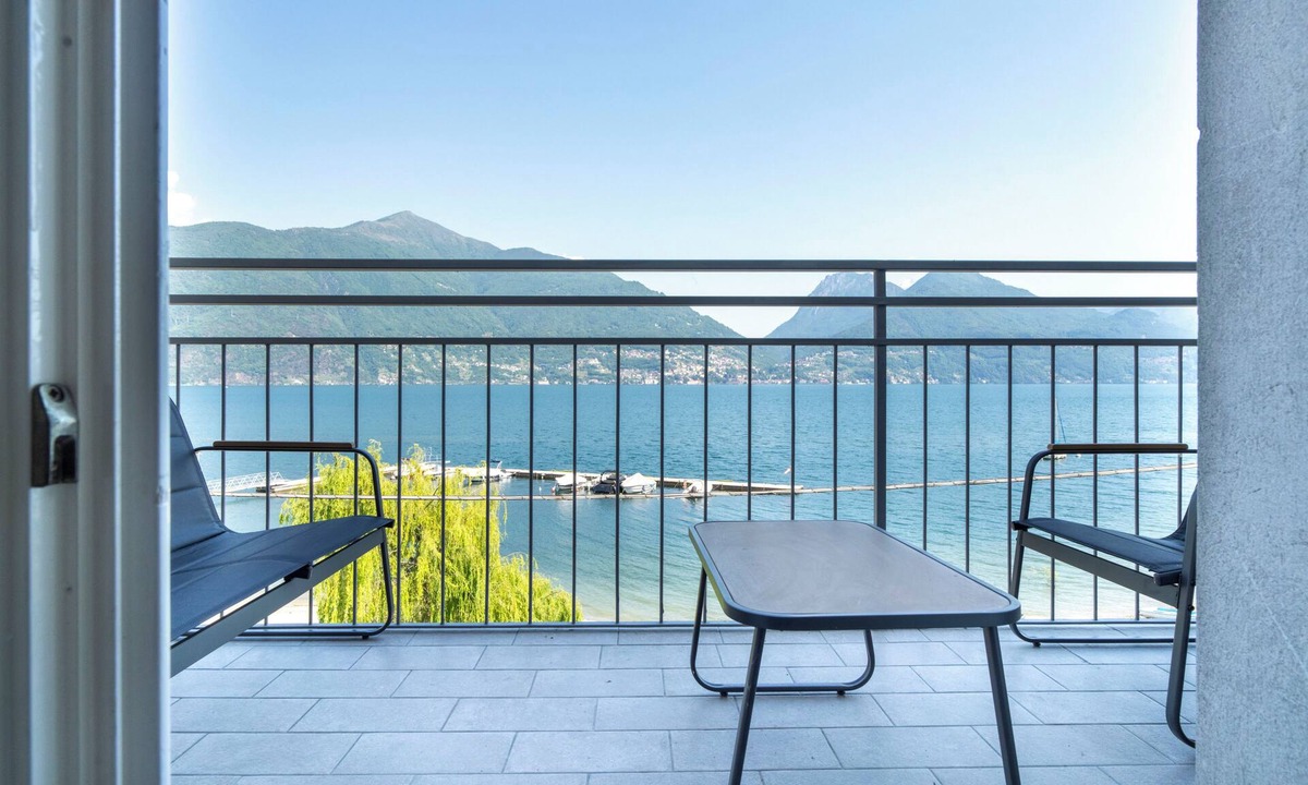 Acquaseria Apartment | Aurora House · Balcone vista Lago Como · Parking