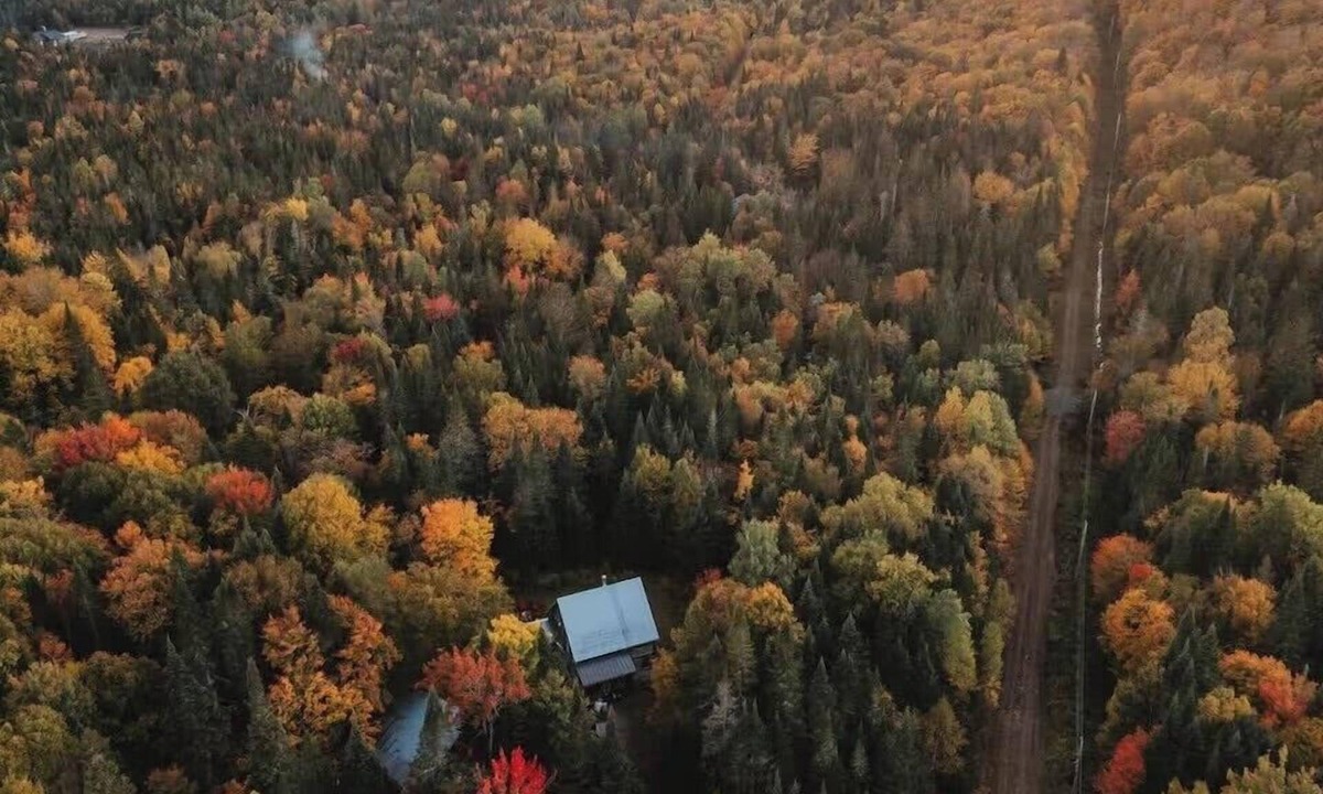 Val-des-Lacs Ski Chalet | Authentic Ranch Experience Close to Mont-Tremblant