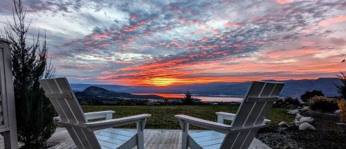 Central Okanagan Bed & Breakfast | Autumn Lane B&B, Farmhouse Elegance & Stunning Lakeviews