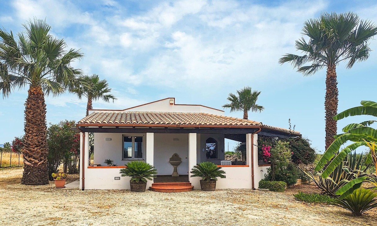 Menfi House | Awesome home in Menfi with WiFi
