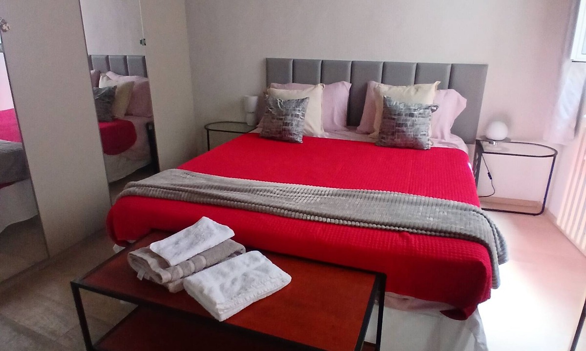 Parma City Centre Bed & Breakfast | B&B Casa Merulo - Suite Room in the Heart of Parma