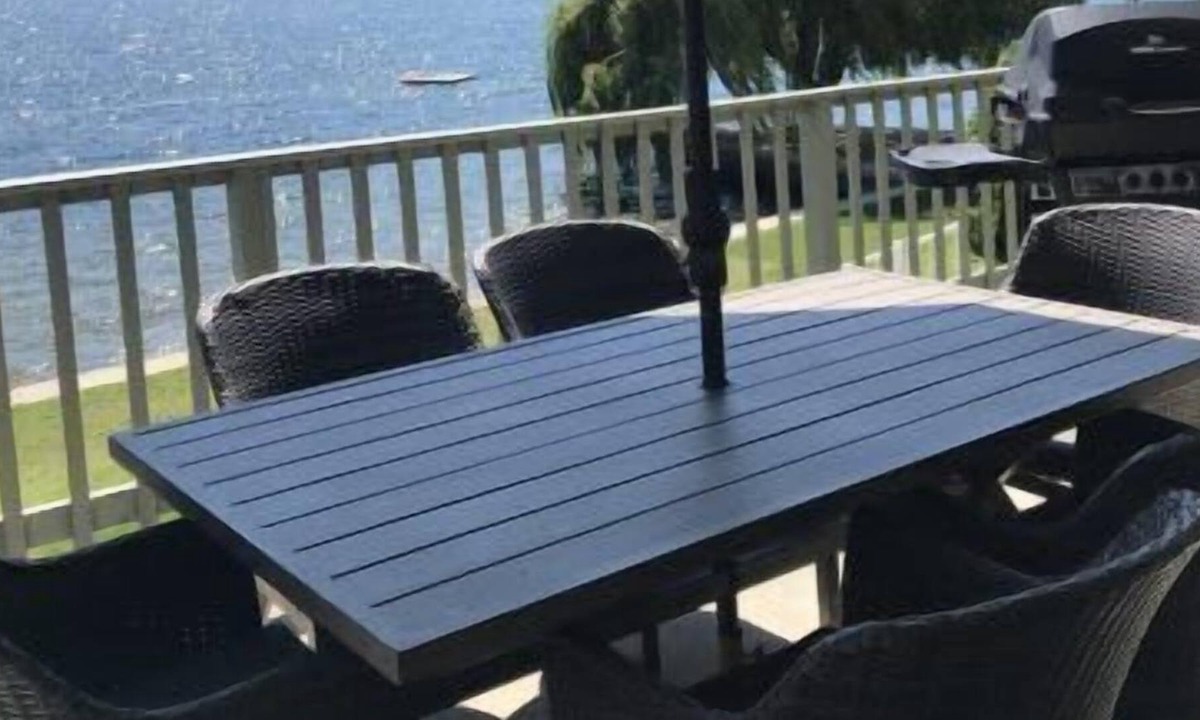 Central Okanagan Cabin | Beautiful 2 Bedroom Lakefront Cabin - Seclusion Bay (Cabin #11)