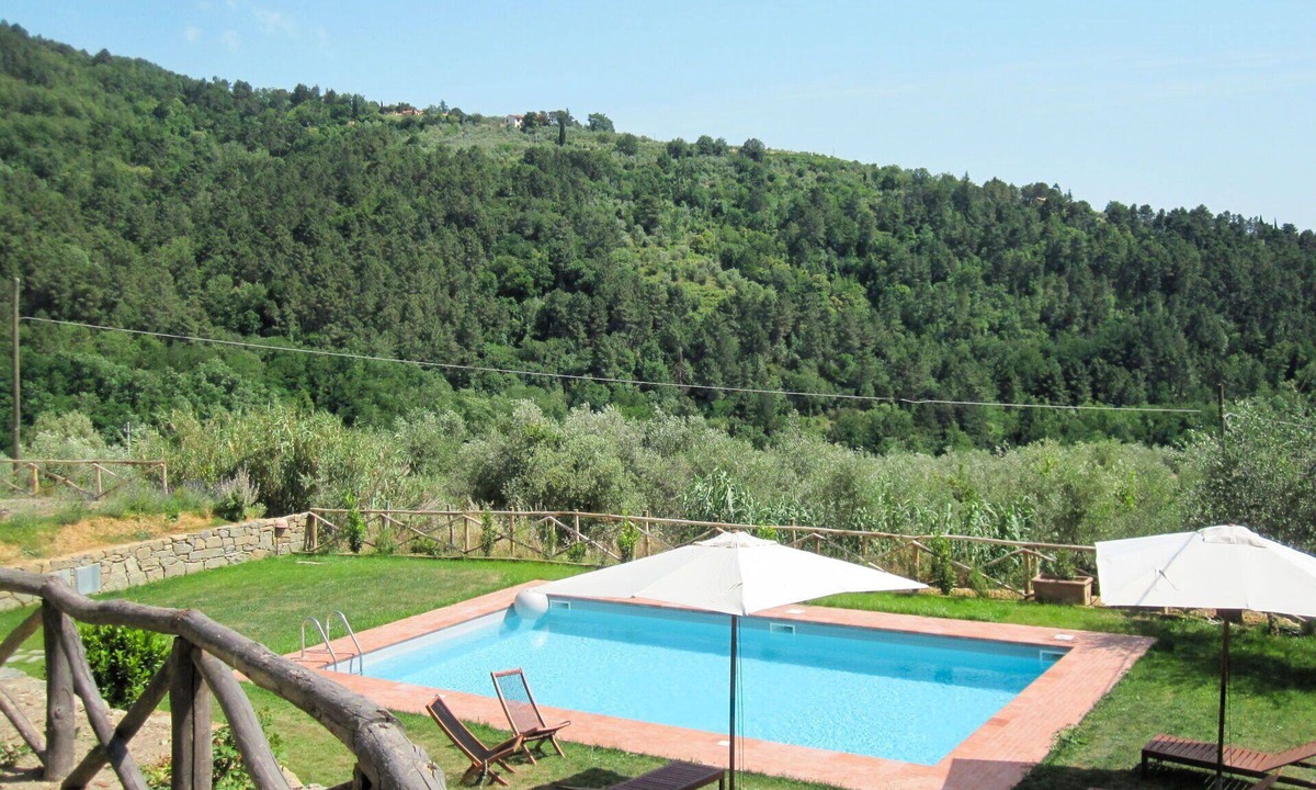 Pian di Sco House | Beautiful apartment in villa for 6 guests with pool, WIFI, TV and terrace