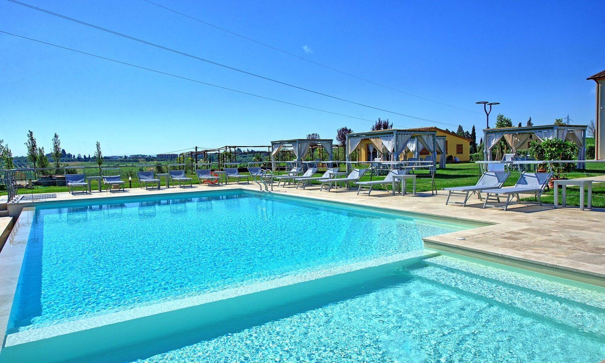 Vinci Apartment | Beautiful apartment for 4 people with WIFI, pool, A/C, TV and panoramic view