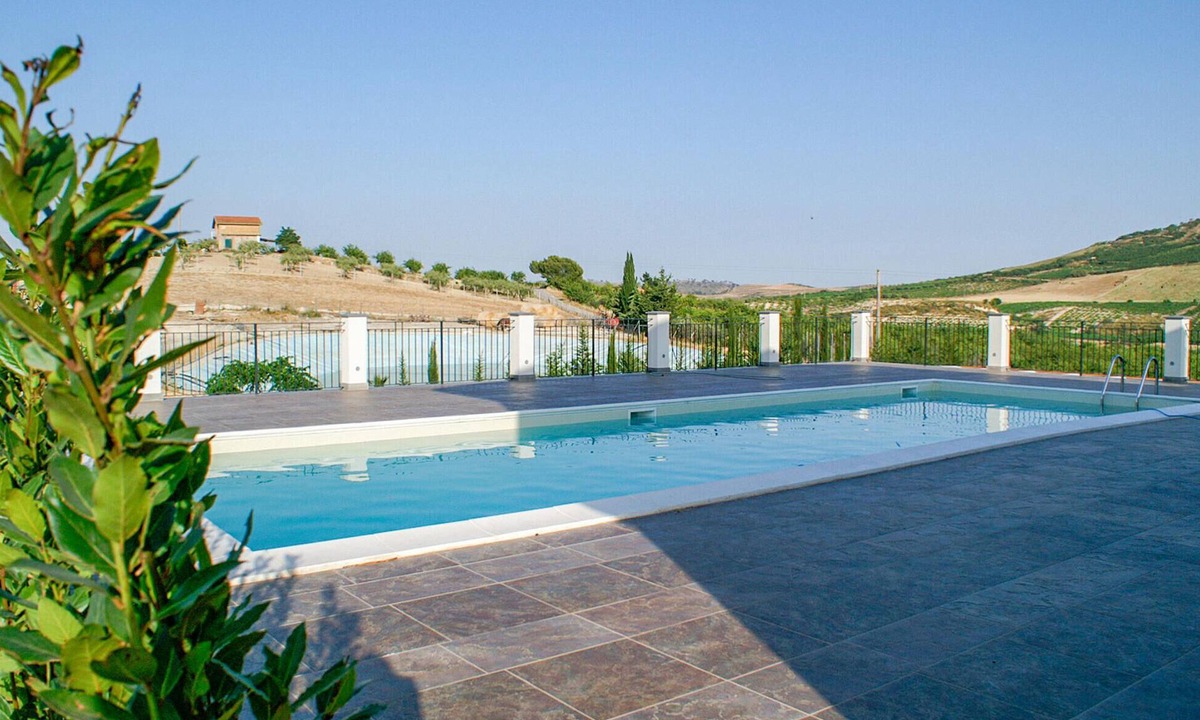 Mazzarino Apartment | Beautiful apartment in Mazzarino