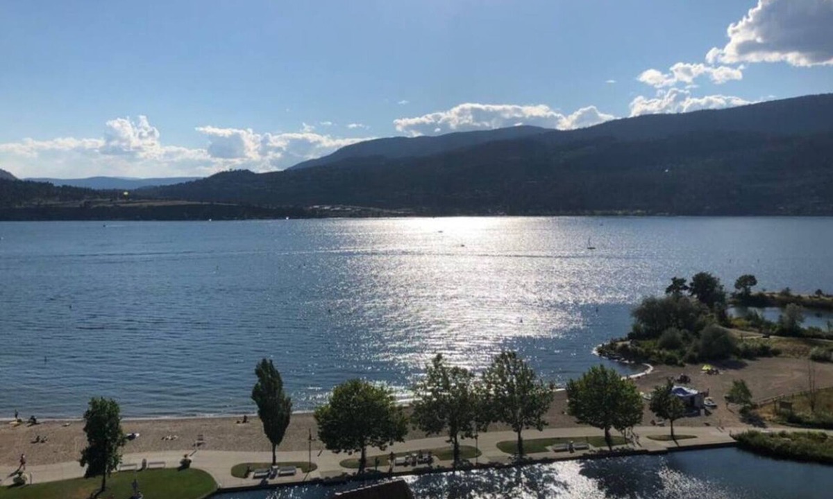 North End Apartment | Beautiful Downtown Kelowna Condo with Amazing Views!