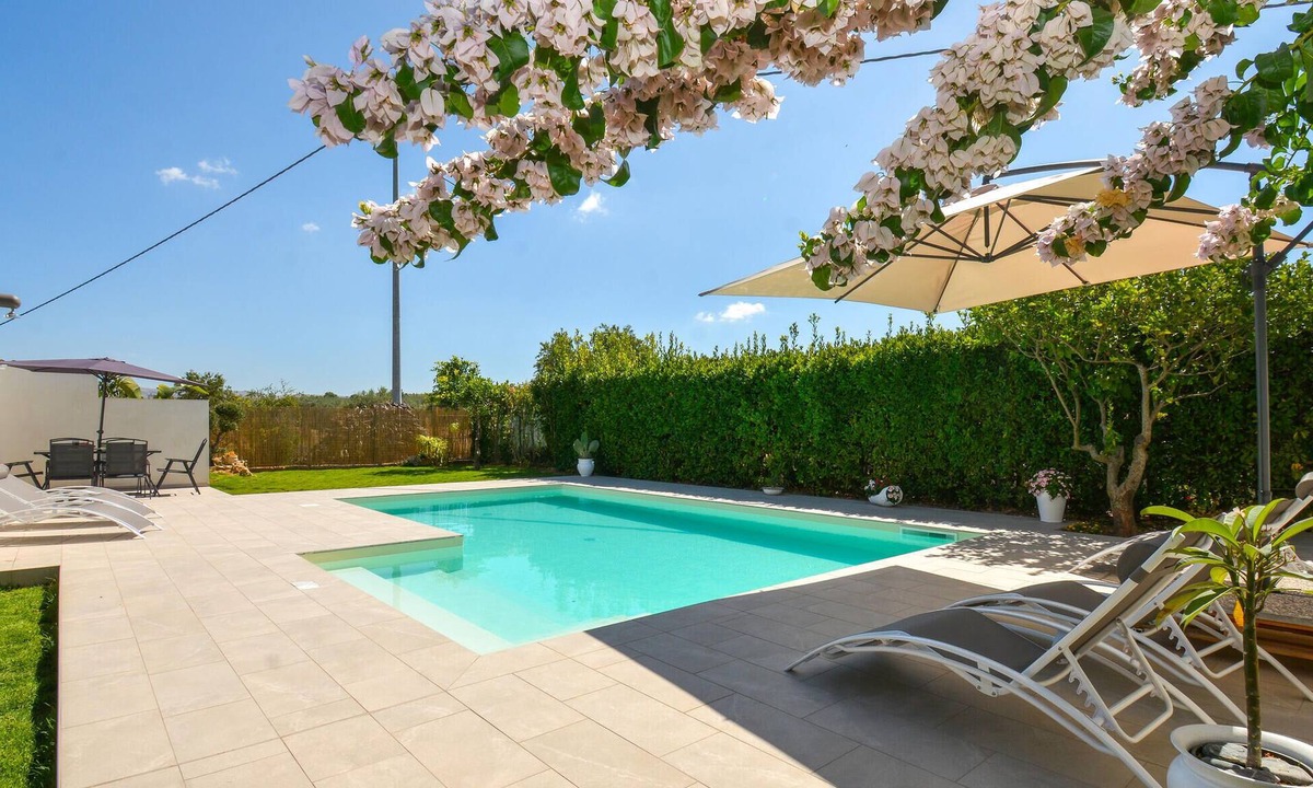 Roccazzo House | Beautiful home in Roccazzo