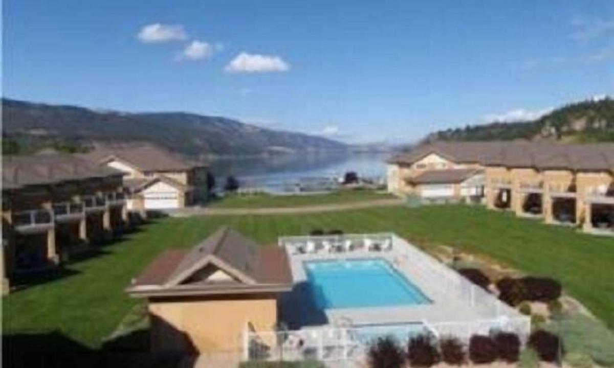 Central Okanagan Condo | BEAUTIFUL LAKEFRONT, GROUNDFLOOR CONDO AVAILABLE, IDEAL UBCO RENTAL