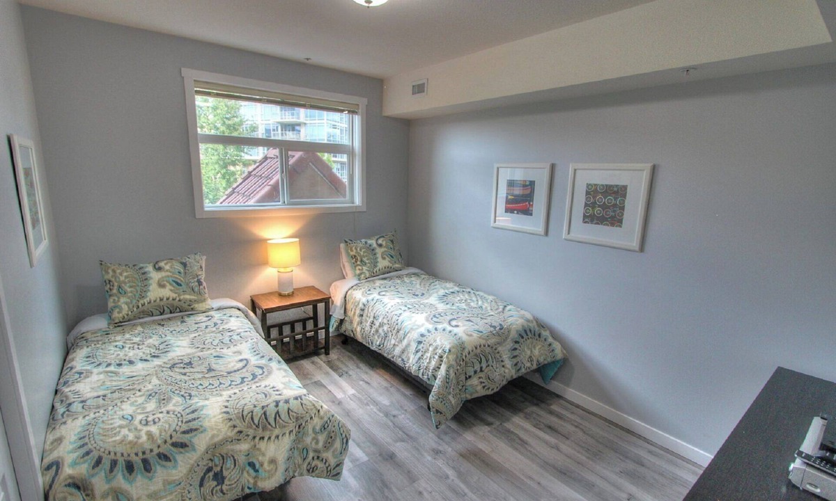 North End Condo | Beautiful Pool Level Walk Out Condo in Downtown Kelowna