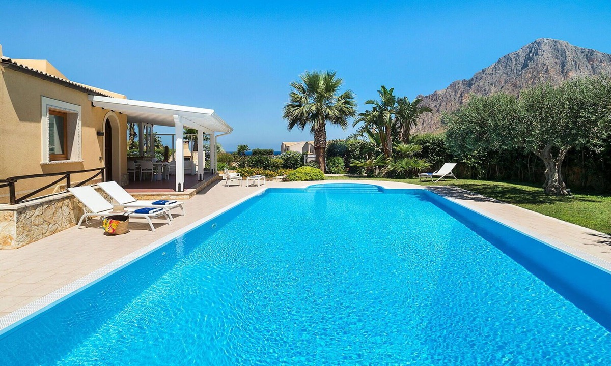 Custonaci Villa | Beautiful private villa for 6 guests with A/C, WIFI, private pool, TV, veranda and panoramic view