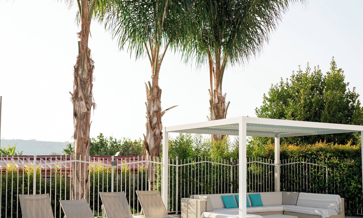 Torregrotta House | Beautiful renovated modern house, heated pool, 5' sea, Quiet & comfortable