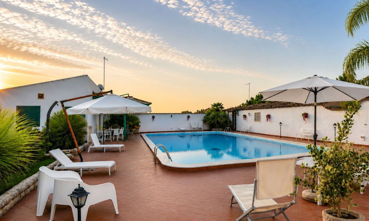 Chiaramonte Gulfi Villa | Beautiful villa for 8 guests with private pool, A/C, WIFI, TV, veranda and panoramic view