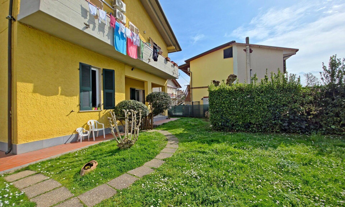 Ronchi Villa | Beautiful villa for 5 guests with WIFI, TV, terrace and pets allowed, close to Forte Dei Marmi