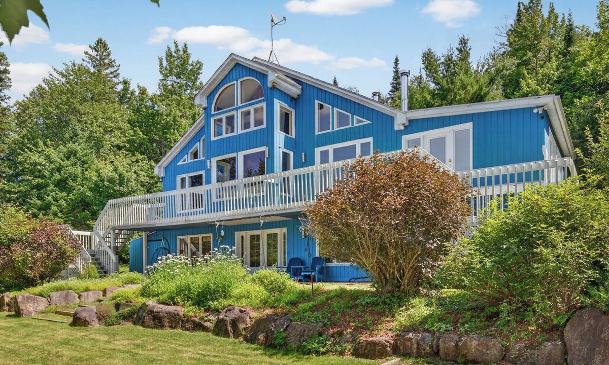 Sainte-Adele Ski Chalet | Beautiful view, hot tub, park, hiking , biking, privacy, pet friendly