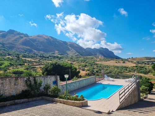 Caccamo Villa | Beautiful Villa in Caccamo + Pool