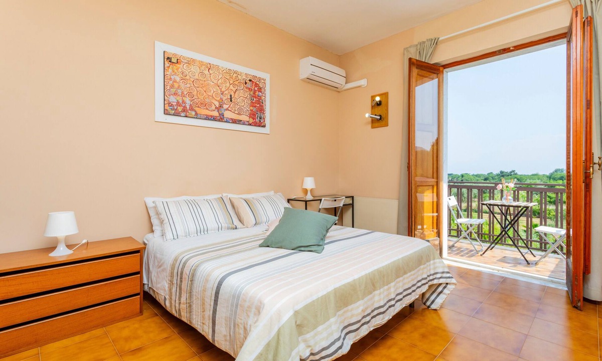 Aci Sant'Antonio Bed & Breakfast | Bed and Breakfast 'Carolea - Frantoio' with Shared Pool, Wi-Fi and Air Conditioning