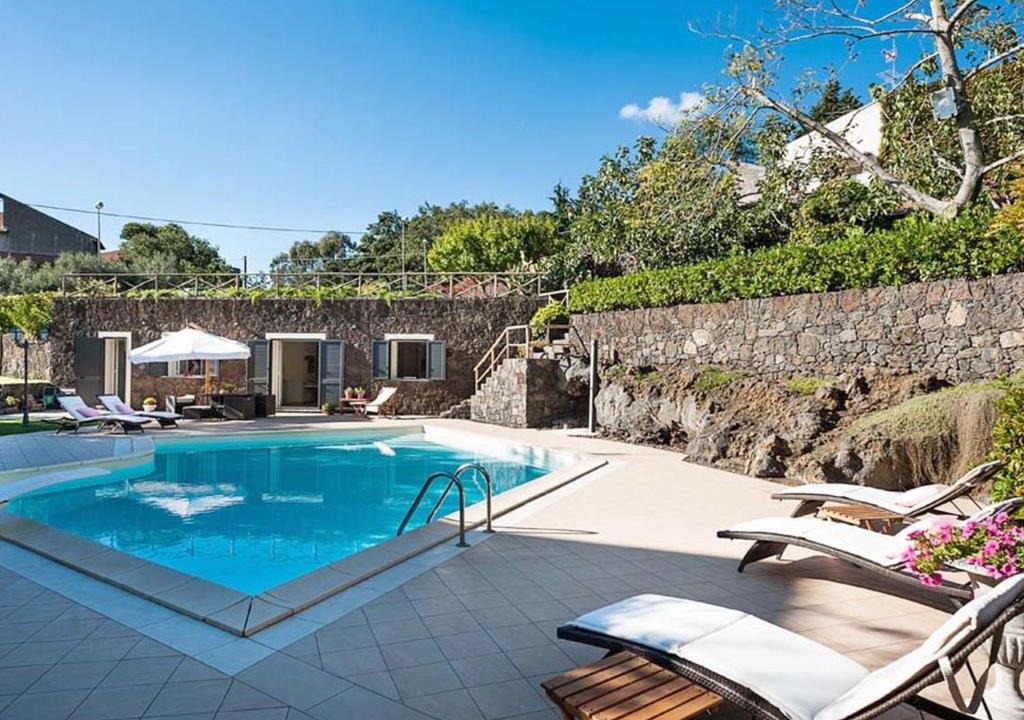 Ragalna Villa | Belvilla by OYO Montefiore