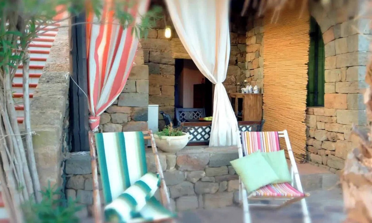 Pantelleria House | Blue Dammuso