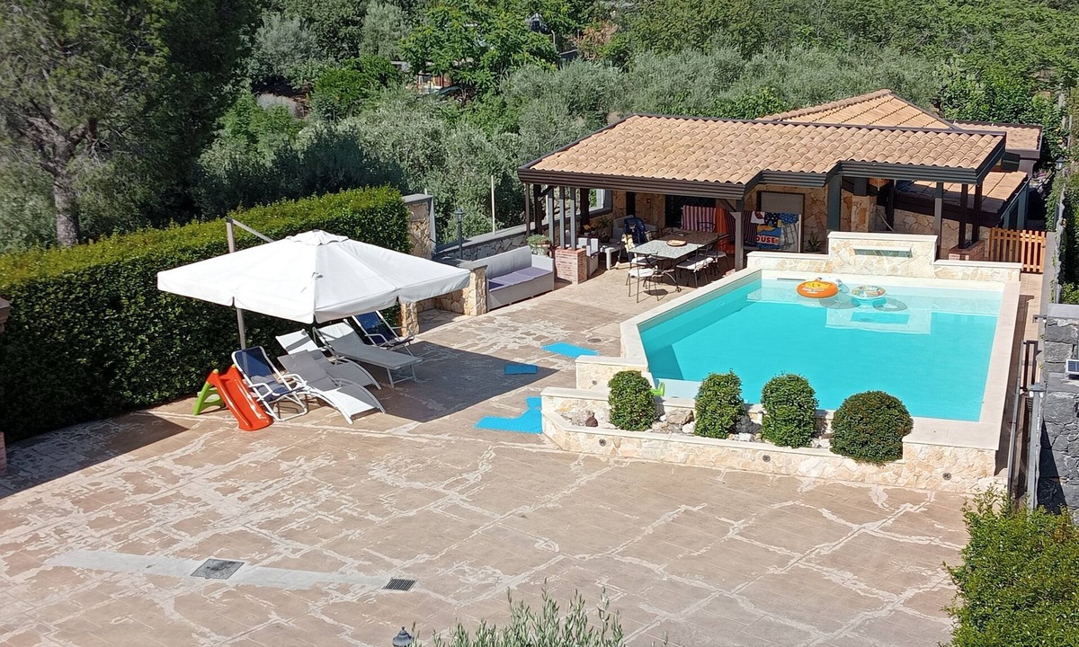 Zafferana Etnea Villa | Blue Etna Holiday Home