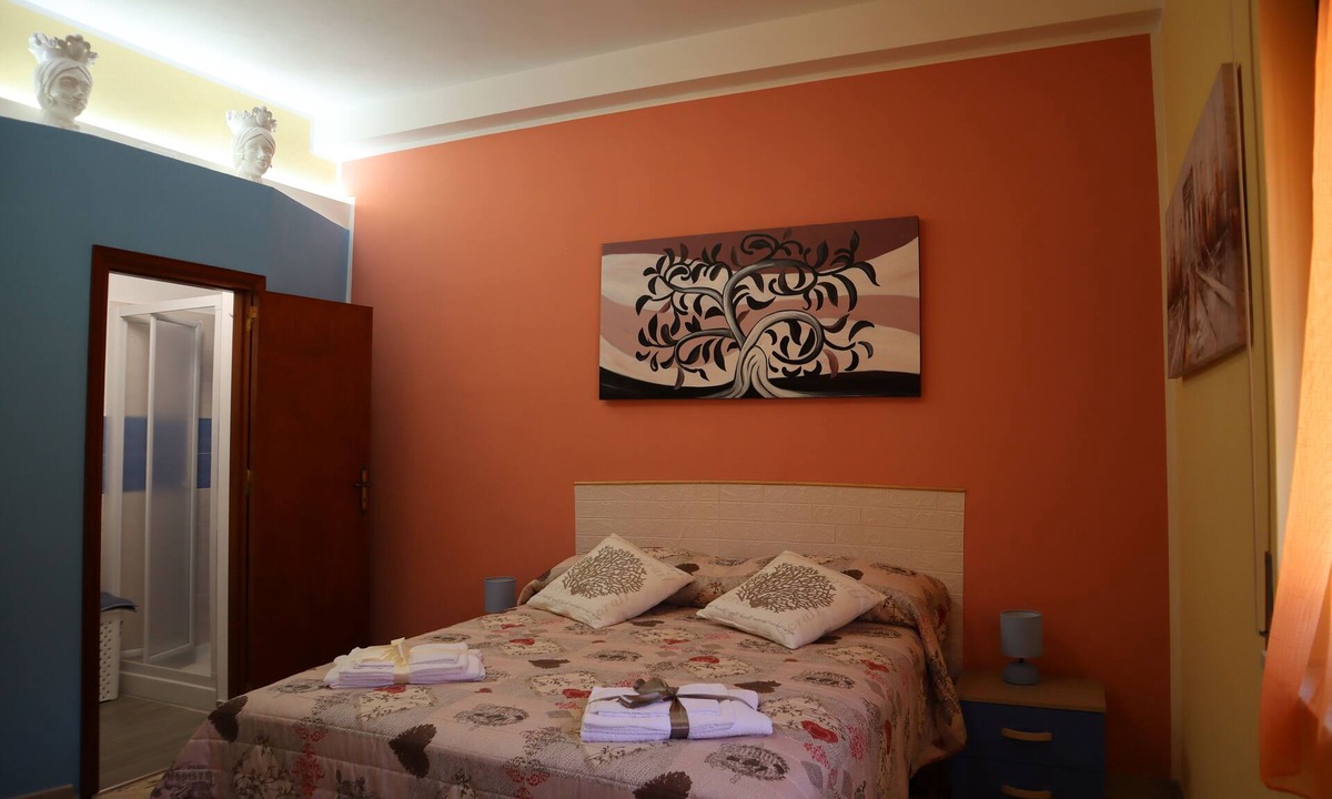 San Mauro Castelverde House | Borgo Borrello House: between sea and mountains