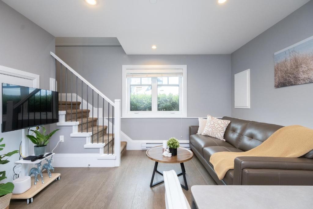 West Side Apartment | Brand New Stylish 2 bedrooms Suite in Shaughnessy