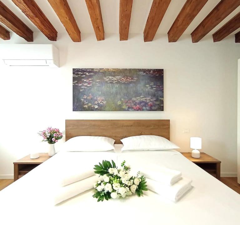 Burano House | Bright & Cozy Burano Lodging