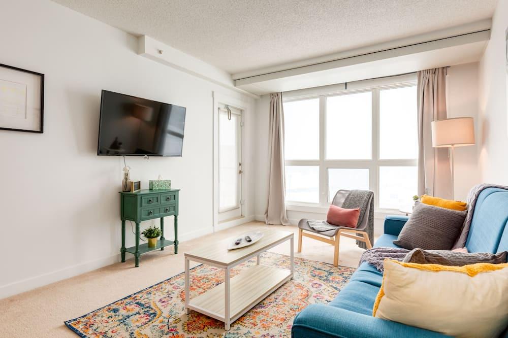 Haysboro Apartment | Bright spacious Condo 10mins from downtown