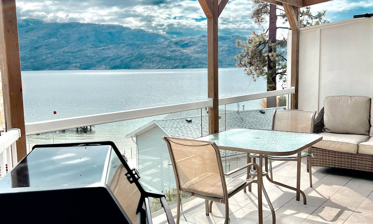 Central Okanagan Cabin | Cabin 11 at Peachland Beach Resort