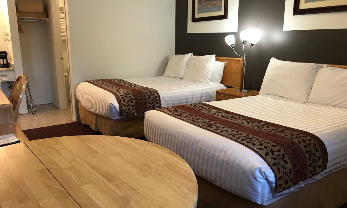 Oliver Hotel | Cactus Tree Inn