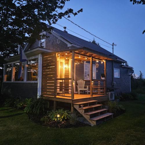 Tangier House | Camp Nova a Cozy Cedar-Clad Cottage in Scenic Tangier, Canada
