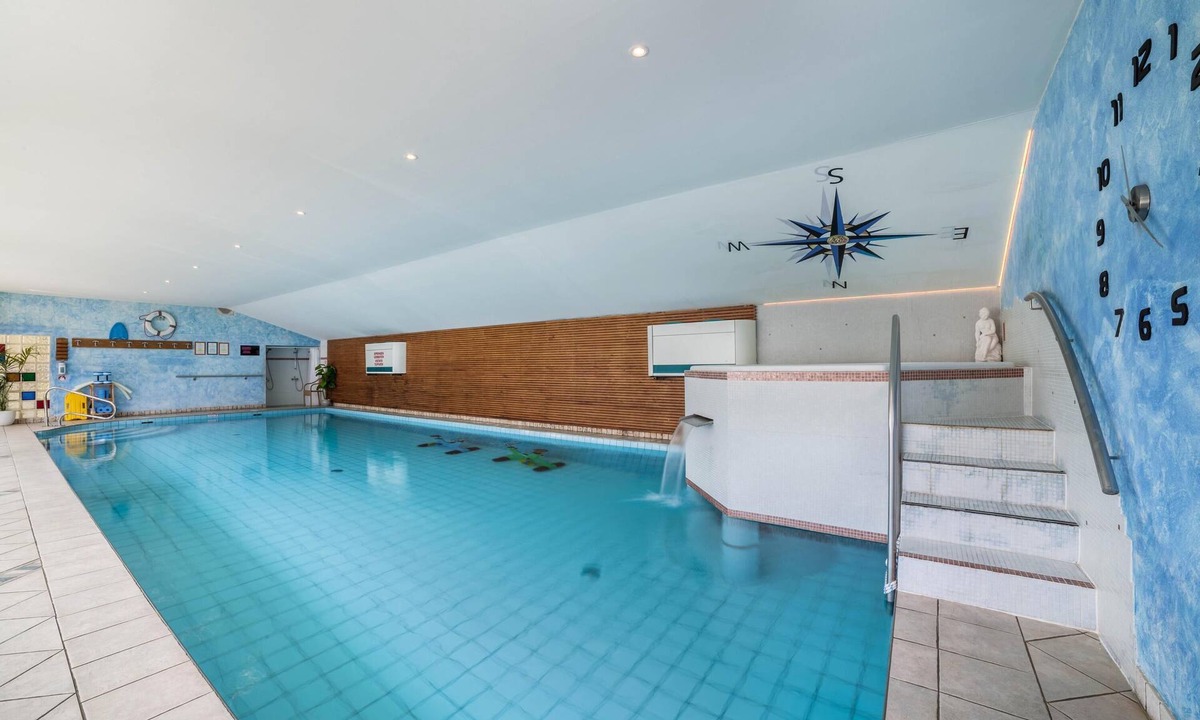 Naturno Apartment | 'Camping Adler Bungalow 16' with Mountain View, Terrace, Shared Pool & Wi-Fi