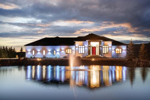 Village of Acme Villa | Carbon Valley Ranch