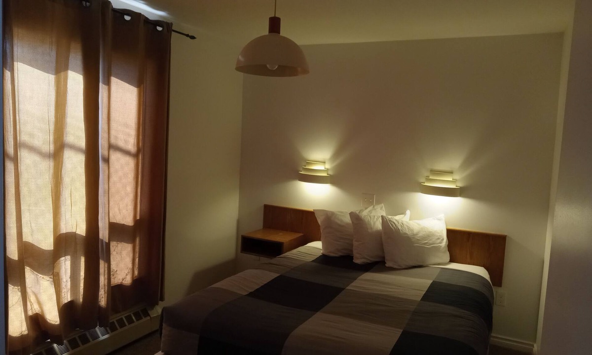 Cardston Hotel | Cardston Inn