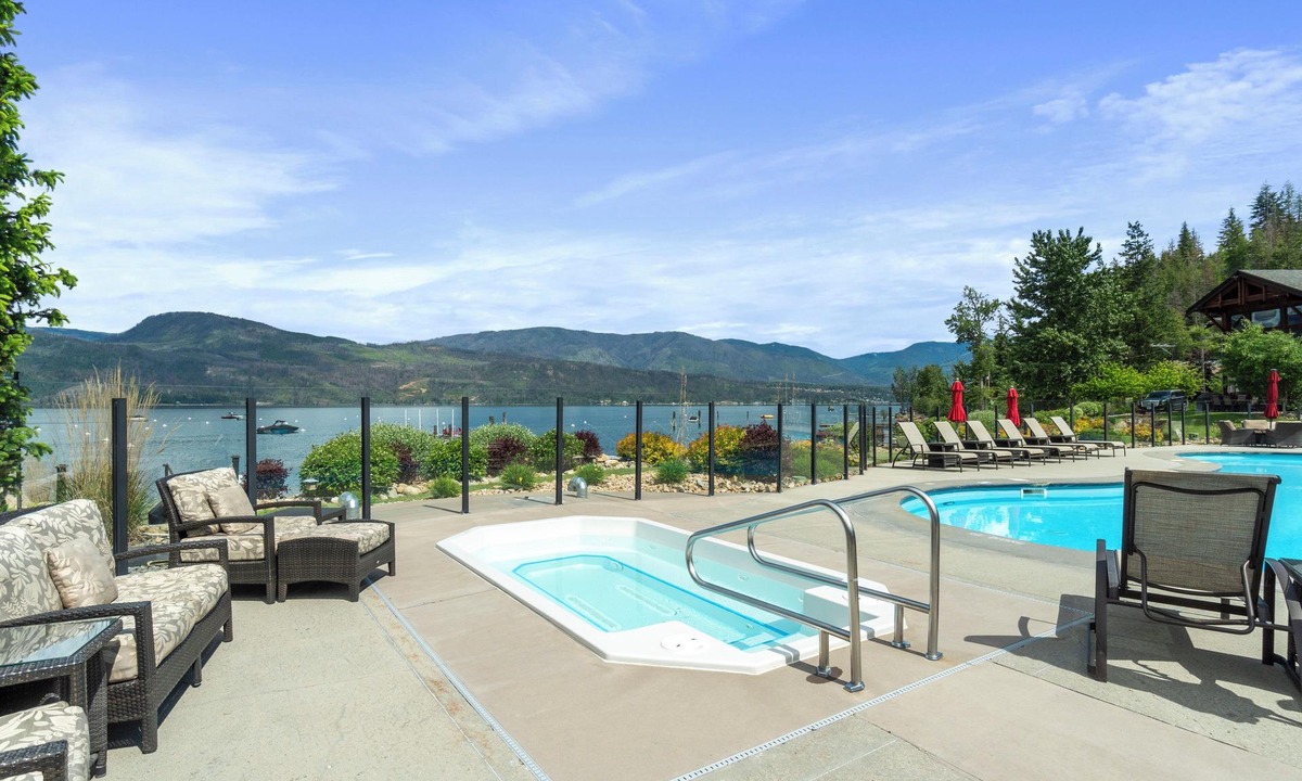 Blind Bay House | Carmel Beach Private Lodges - Unit #15. Second row, 3 bedroom unit.