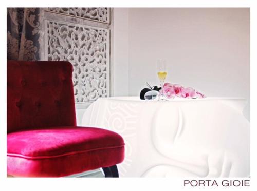 Monte di Pieta House | Casa Busari