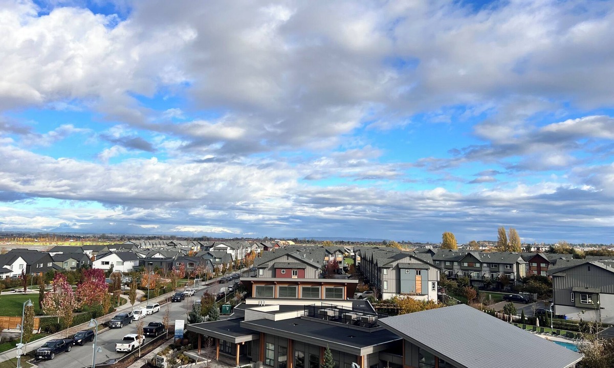 Metro Vancouver Regional District Condo | Casa de Soleil