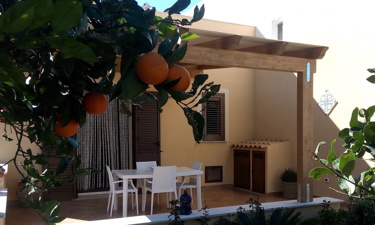 Macari House | Casa "Giardino di Giò" a few steps from the sea ...