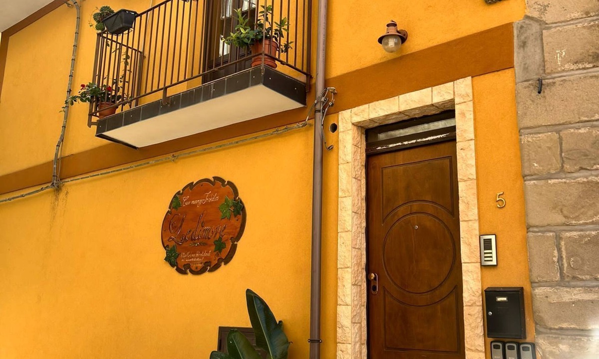 Motta Camastra Apartment | CASA VACANZE "ANTICO BORGO A DUE PASSI DALLE GOLE ALCANTARA" APPARTAMENTO ULIVO
