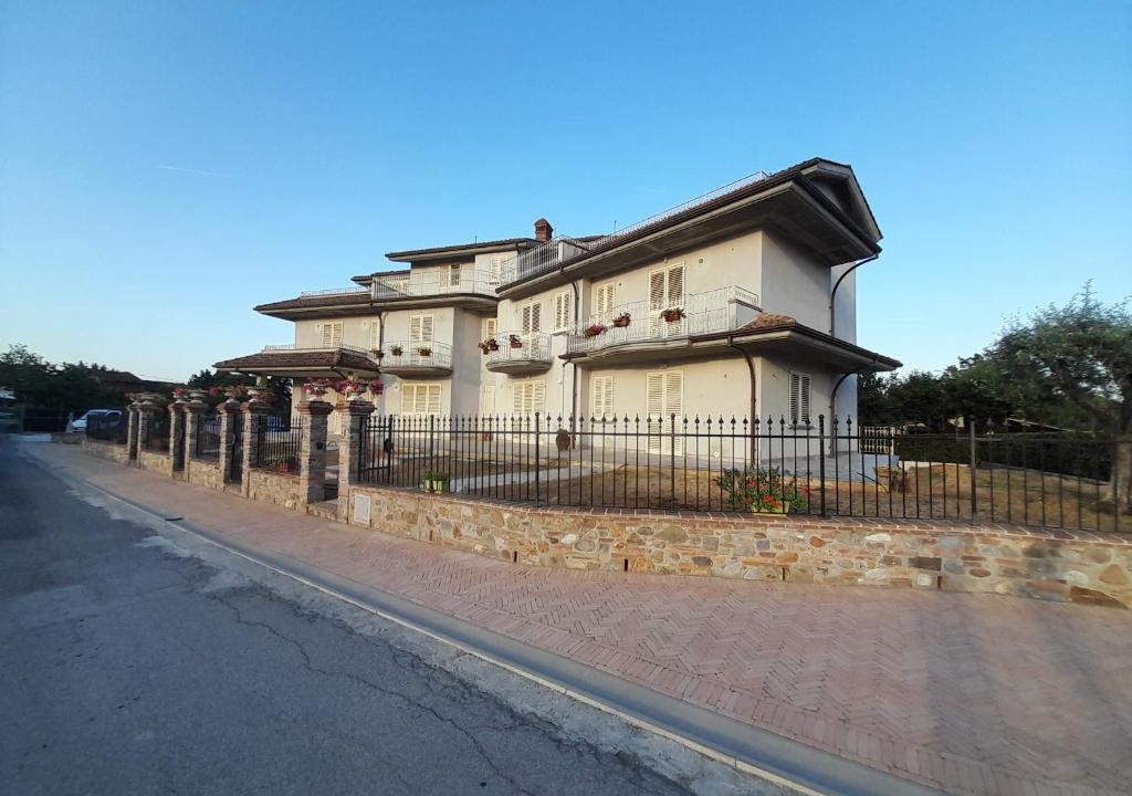 Altopascio House | Casa Vacanze IL GLICINE