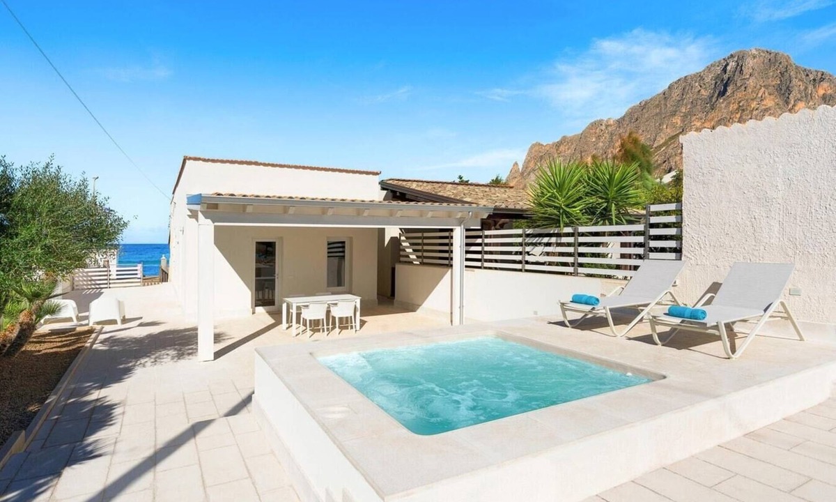 Cornino House | Casa Virtuoso - Private house with swimming pool