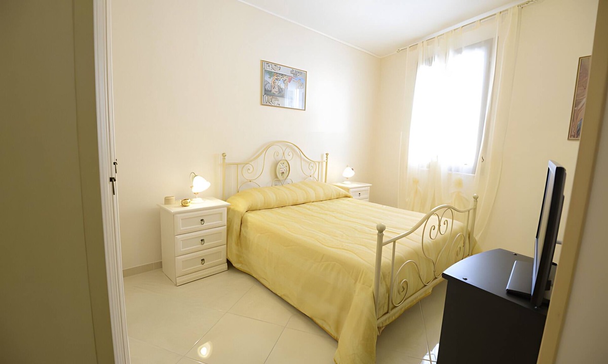 Trapani City Centre Apartment | Case Vacanza Edera - Orchidea near Trapani Port
