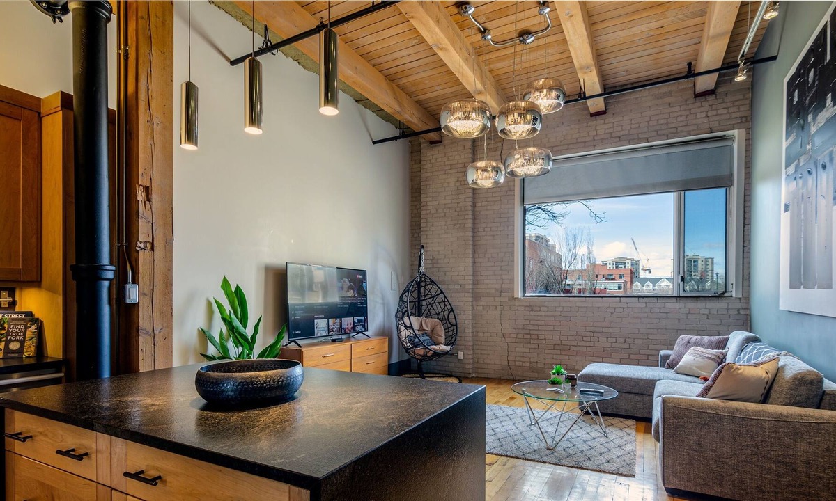 Downtown Edmonton Apartment | Central District J.D. Loft w/ AC, UG Parking